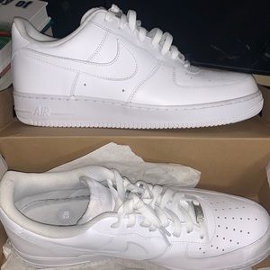 STEAL NIKE AIR FORCE 1 9.5/10